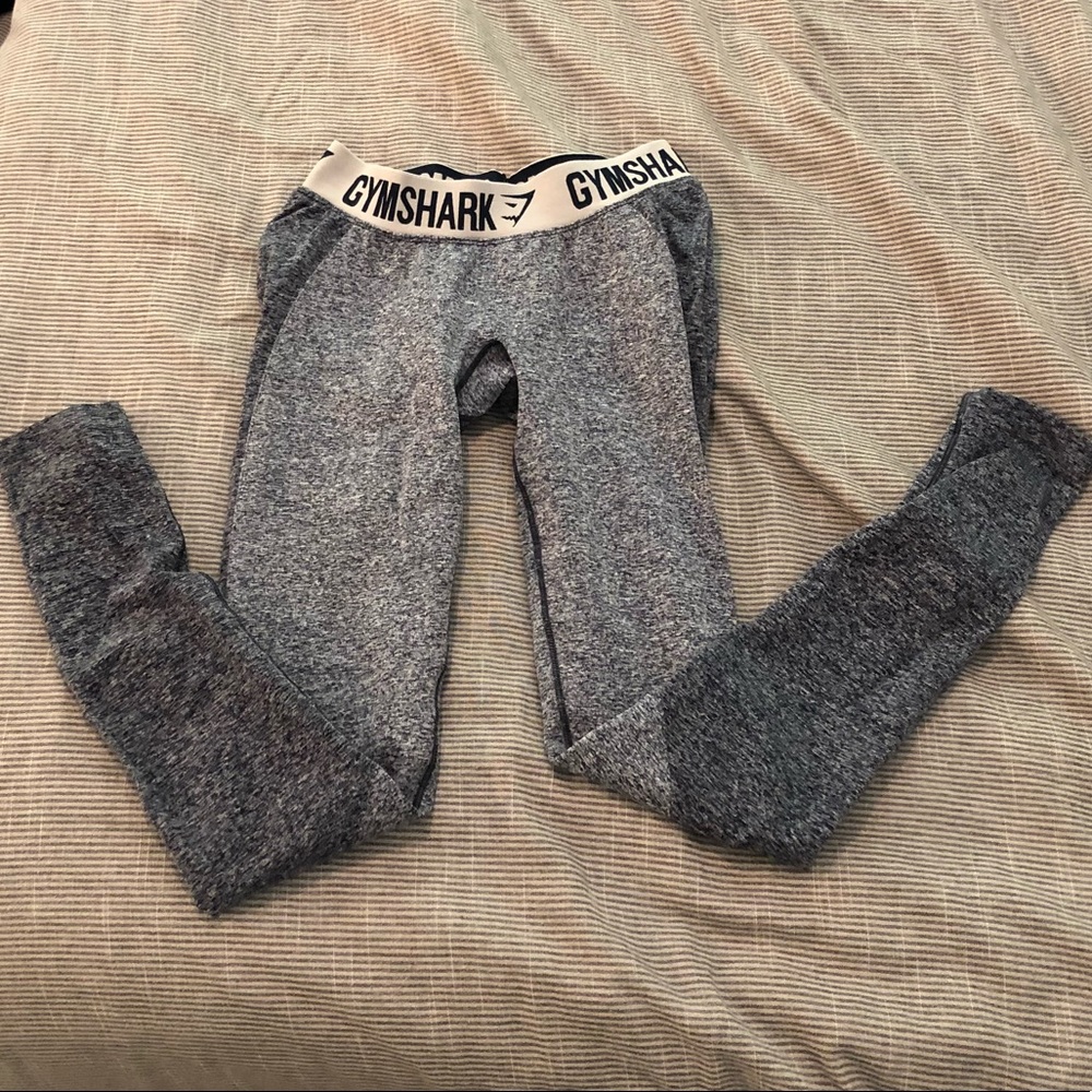 Gym shark leggings